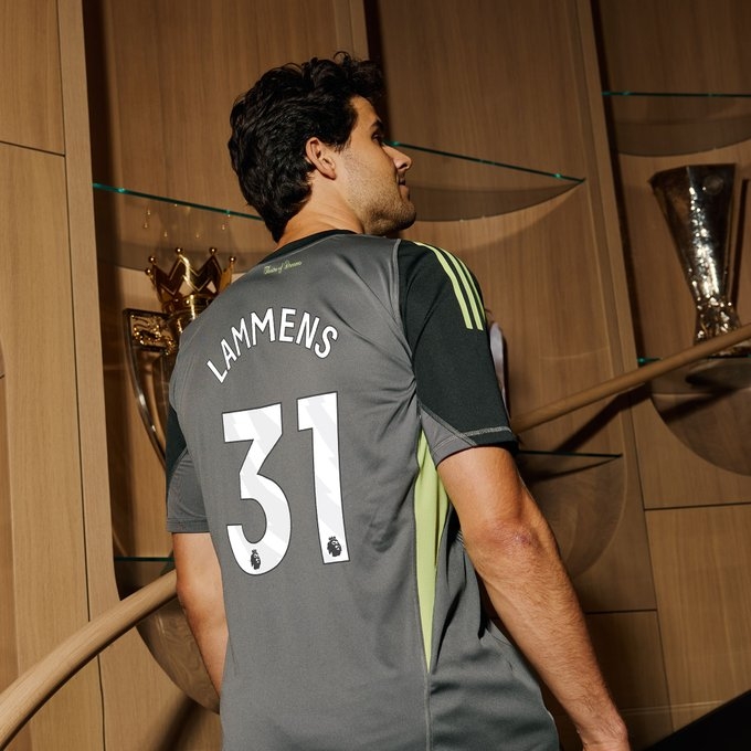 援拉门斯, 英超里有那 援拉门斯, 英超里有那